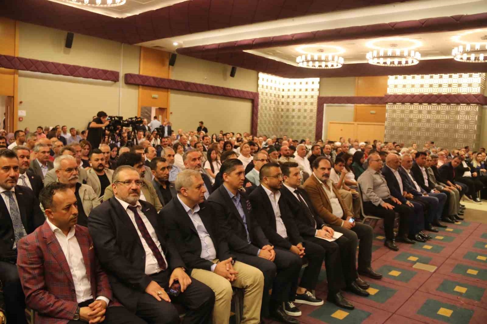 Bakan Çavuşoğlu: "Kim desteklerse desteklesin Suriye'de ve Irak'ta terör koridoru kurulmayacak"