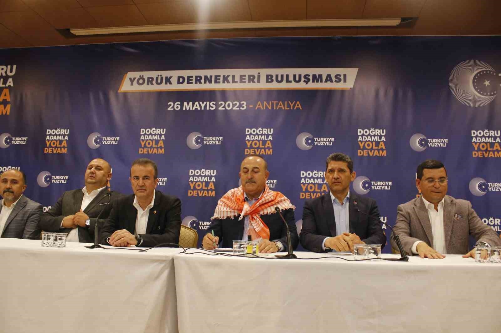 Bakan Çavuşoğlu'ndan kayyum tepkisi