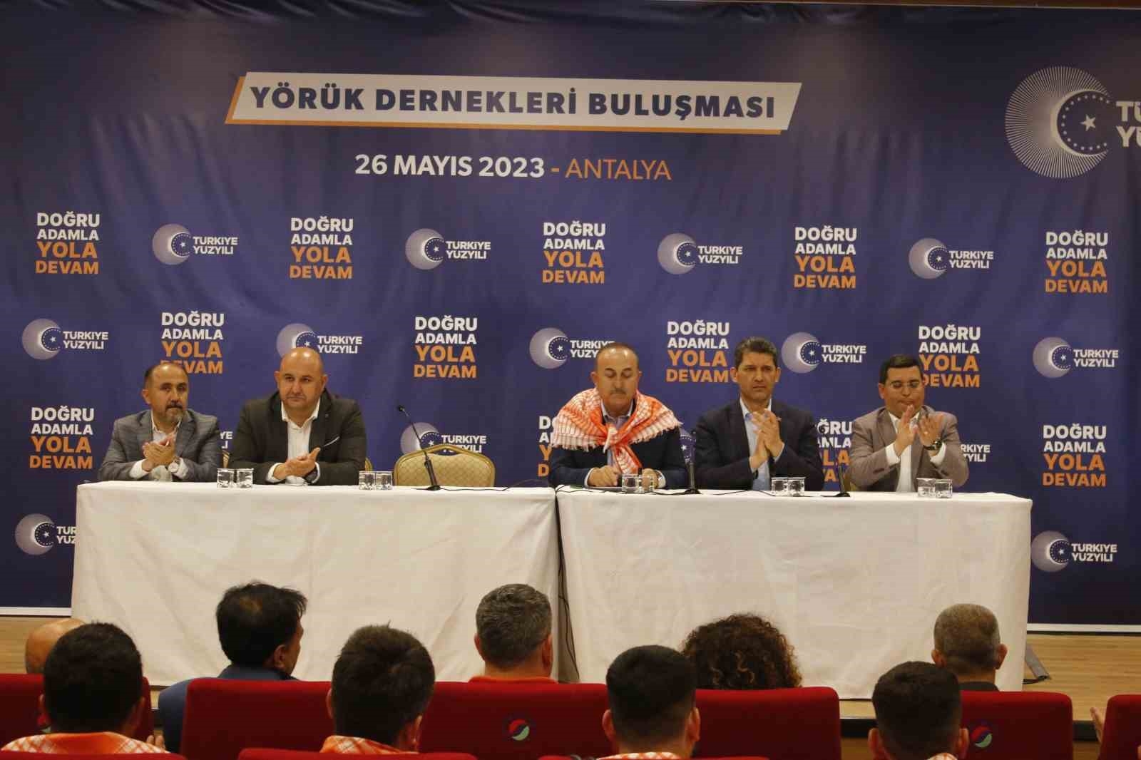 Bakan Çavuşoğlu'ndan kayyum tepkisi