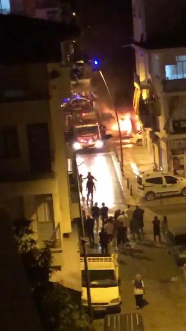 Binanın zemin katındaki atölyede çıkan yangında 12 kişi dumandan etkilendi