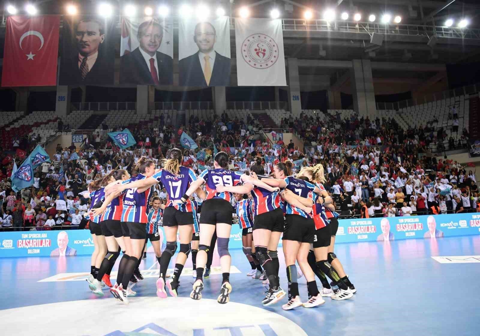 Bir Türk takımı ilk kez Avrupa kupasını kazandı
