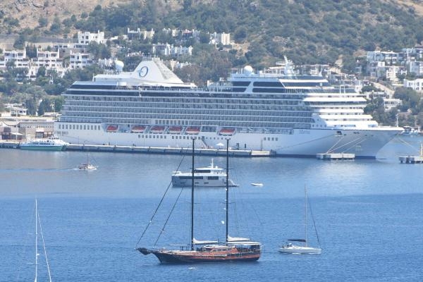 Bodrum'a denizden 1182 turist geldi