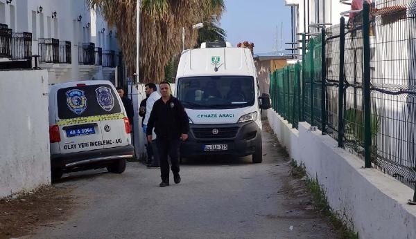 Bodrum'da sahilde başından vurulmuş olarak ölü bulundu