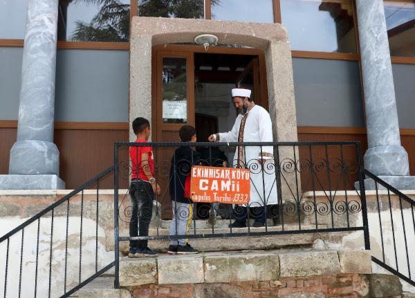 'Cami Market' ve oyun salonuyla çocuklar camiye ve namaza teşvik ediliyor