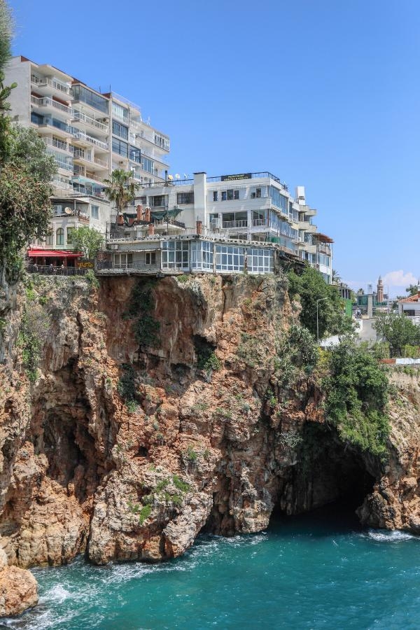 Çatlak falez üzerindeki yapıya 'Güçlendirme gerekmiyor' raporu