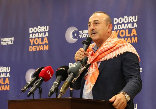 Çavuşoğlu: Ermenistan barış antlaşmasını imzalarsa biz de bazı olumlu adımlar atarız