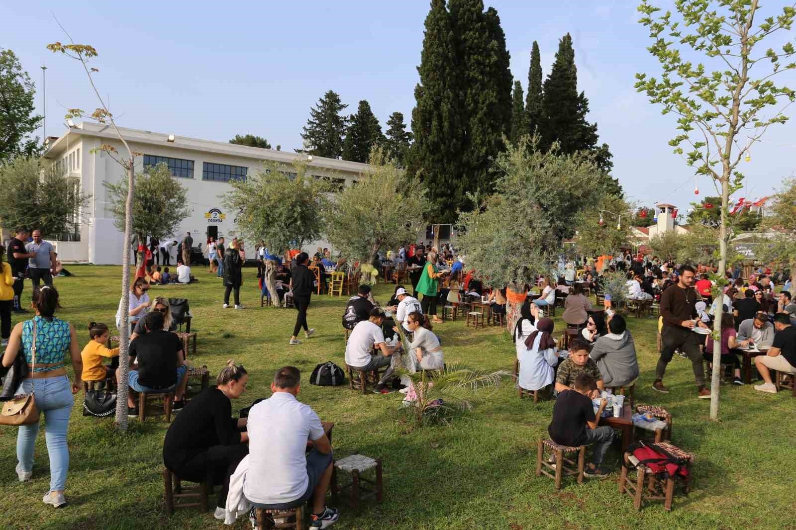 Eski fabrikanın eski trafo binası, yeni kitap yuvası oldu