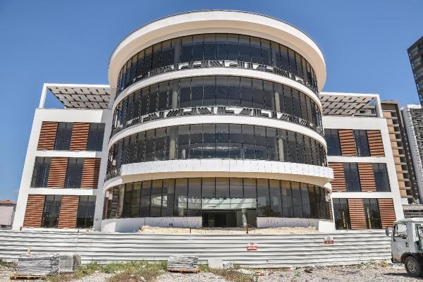 Gecekondu gitti, kütüphane geldi