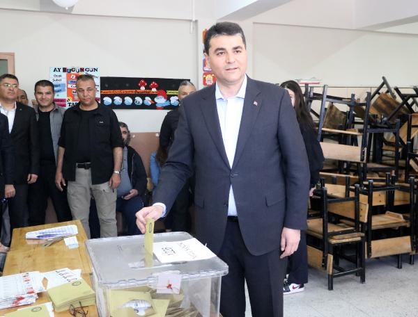 Gültekin Uysal: 14 Mayıs milletimizin derinden nefes almasına vesile olacaktır