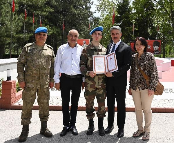 Isparta'da engellilere temsili askerlik