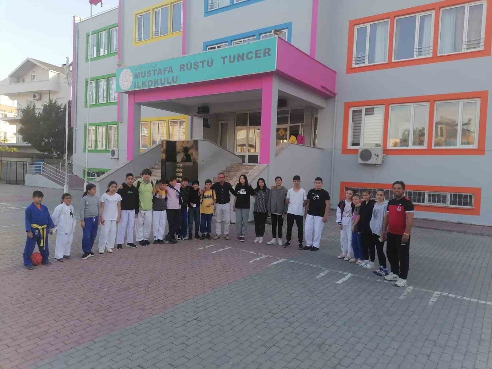 Kemer Belediyesi'nden judoculara ulaşım desteği