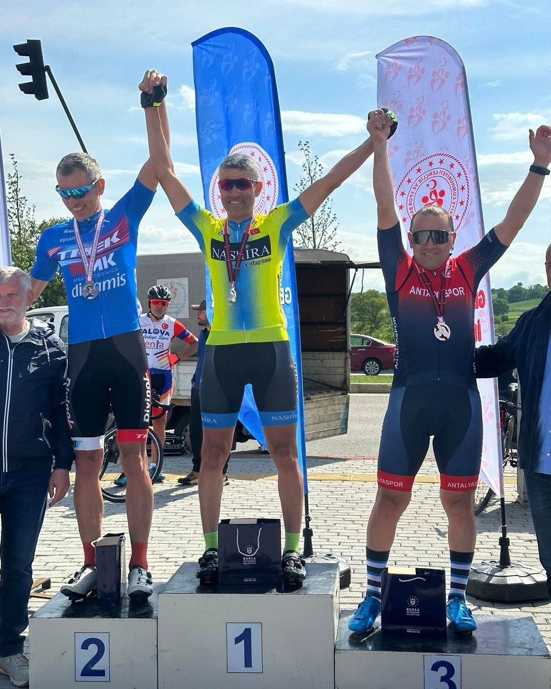 Kırmızı-beyaz pedallardan Bursa'da iki üçüncülük