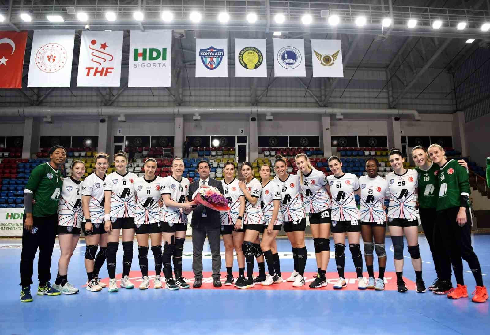 Konyaaltı Türkiye Kupası'nı da istiyor