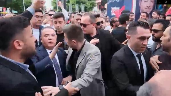 Muhittin Böcek'in esnaf ziyaretinde arbede yaşandı