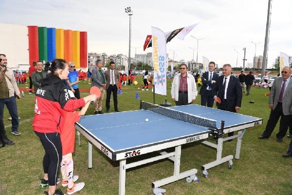 Vali Yazıcı: Sağlıklı nesiller yetiştirmenin olmazsa olmazı spordur