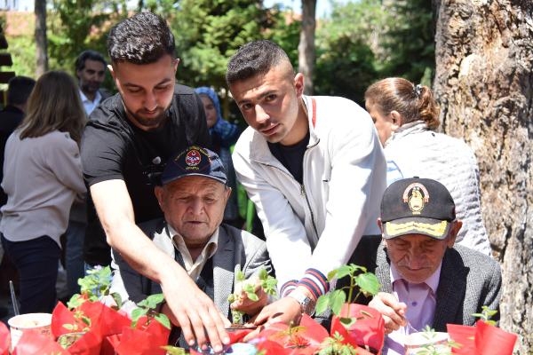 Yaşlı Dostu Yaşam Günü