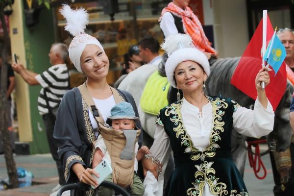 Alanya Festivali, Yörük Göçü'nde Hadise rüzgarı esti