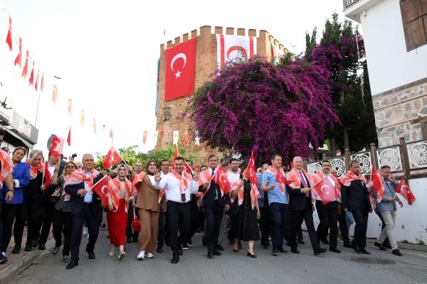 Alanya Festivali, Yörük Göçü'nde Hadise rüzgarı esti