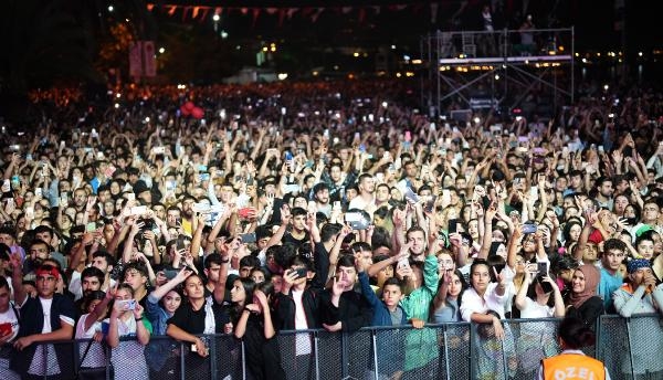 Alanya Festivali, Yörük Göçü'nde Hadise rüzgarı esti