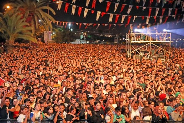 Alanya Festivali, Yörük Göçü'nde Hadise rüzgarı esti