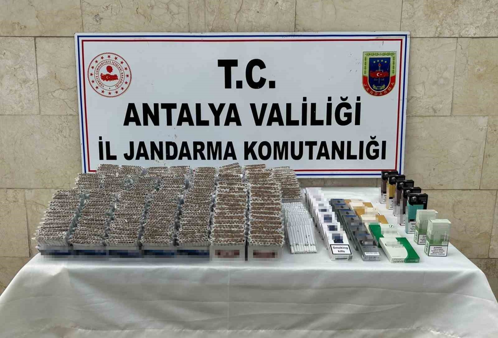 Antalya'da 7 bin 360 adet bandrolsüz içi dolu makaron ele geçirildi