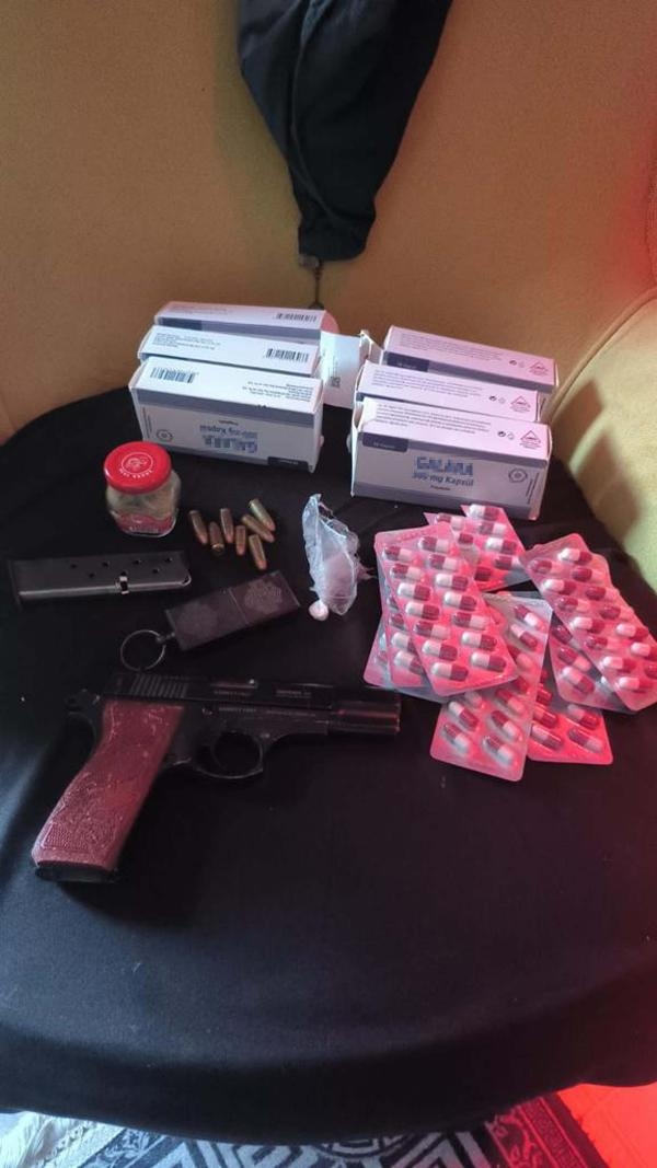 Çakmak görünümlü suikast silahı da ele geçirildi; 45 gözaltı