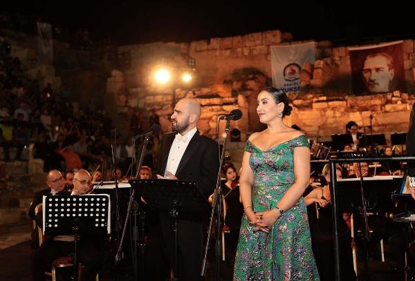 Cumhurbaşkanlığı Senfoni Orkestrası, antik tiyatroda konser verdi