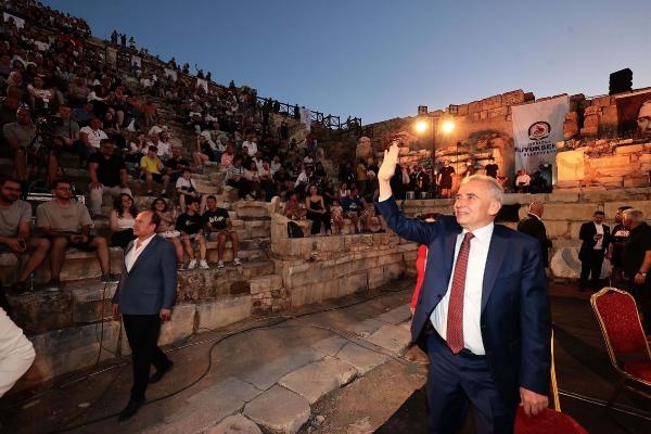 Cumhurbaşkanlığı Senfoni Orkestrası, antik tiyatroda konser verdi