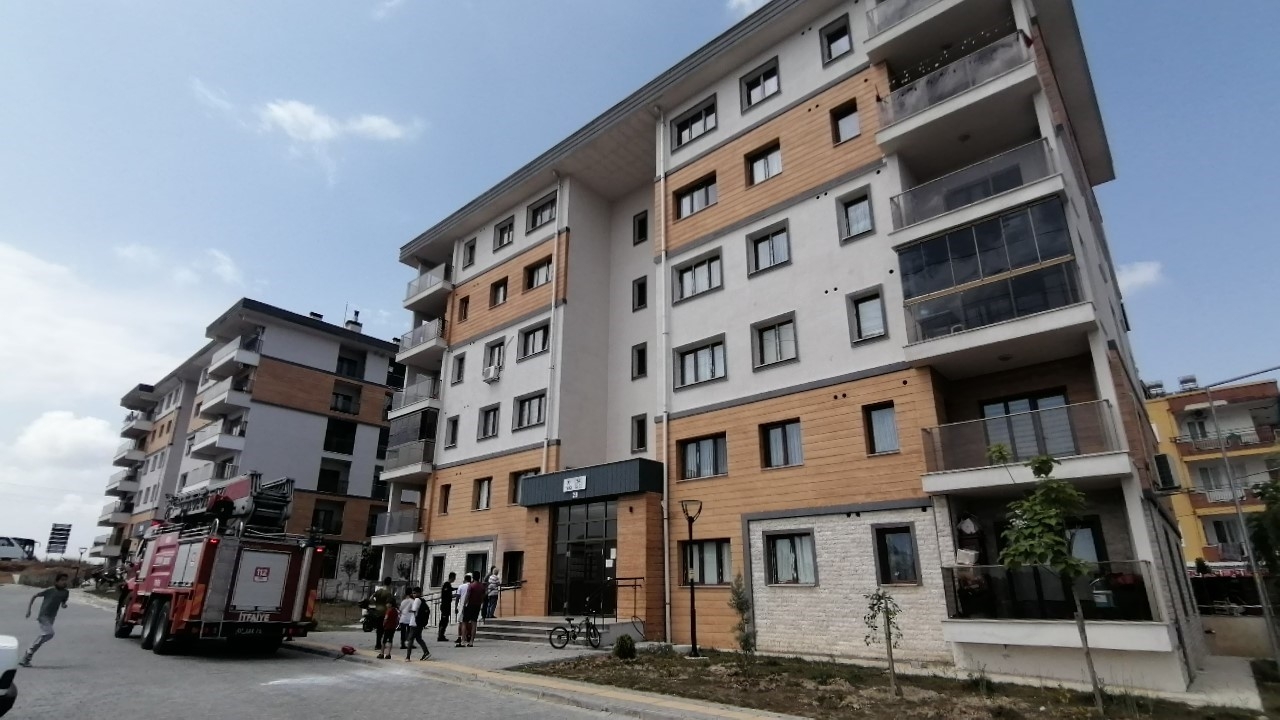 Dikkat sizin de başınıza gelebilir. Şarjdaki telefon evi savaş alanına çevirdi !