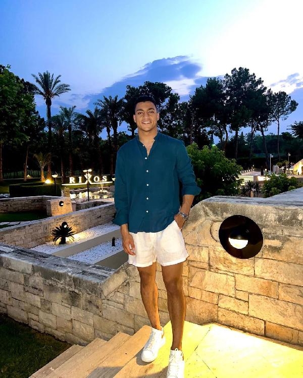 Galatasaray'ın eski golcüsü Antalya'da tatil yapıyor