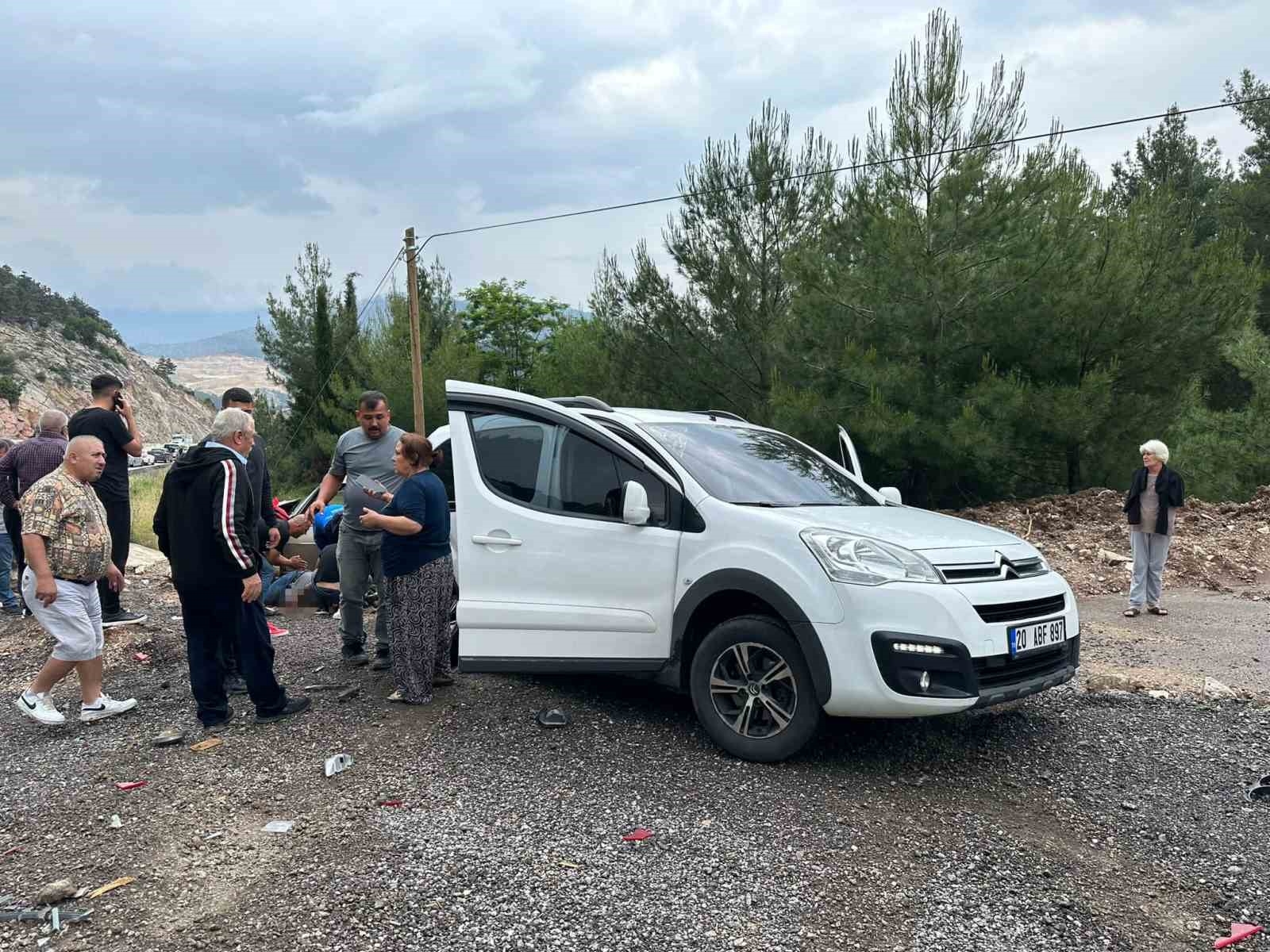 Kaza yaptığı otomobilden fırlayan sürücü ağır yaralandı