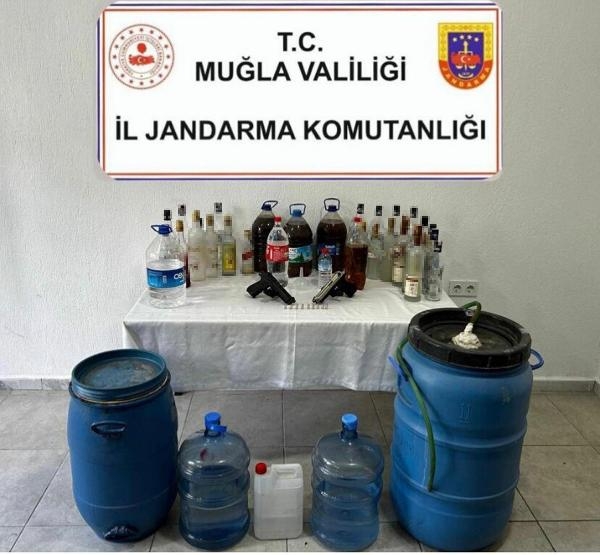 Muğla'da sahte içki operasyonu; 2 gözaltı