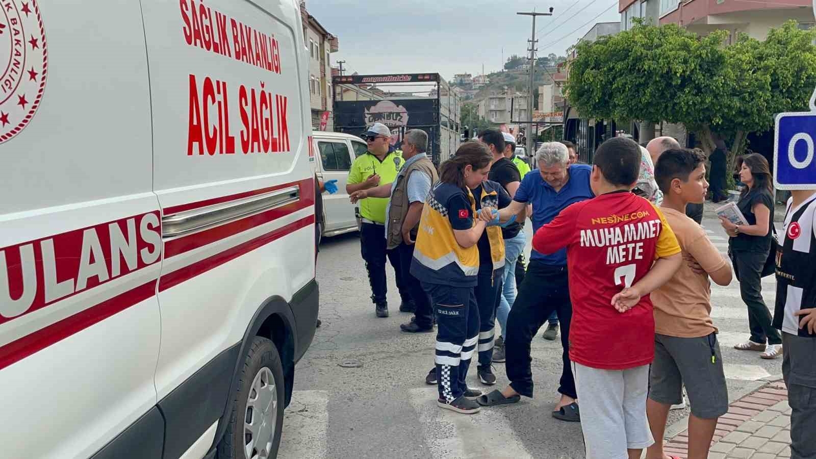 Parkinson hastası sokakta yere yığıldı