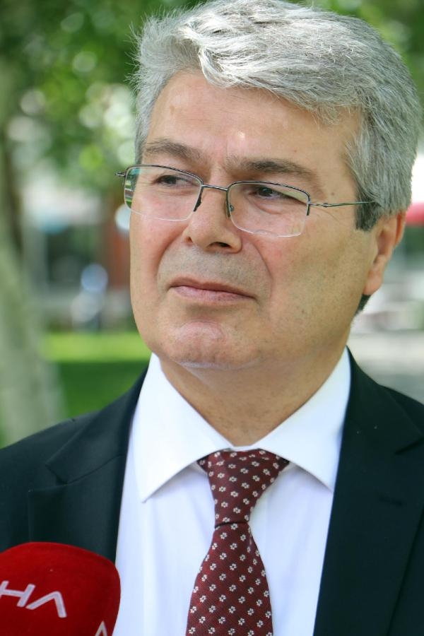 Profesörden hasta kurbanlığı anlamak için 'kulağını tutun' önerisi