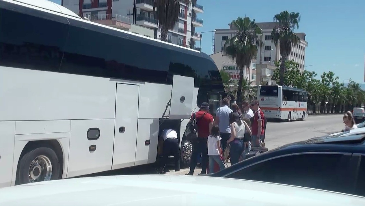Tur otobüsünde korkutan yangın