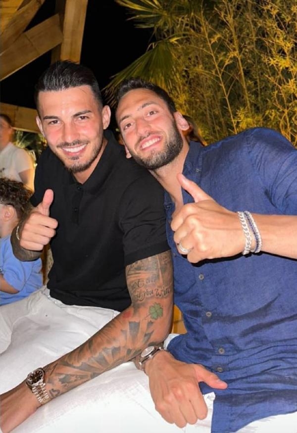 Ünlü futbolcular Antalya'da tatil yapıyor