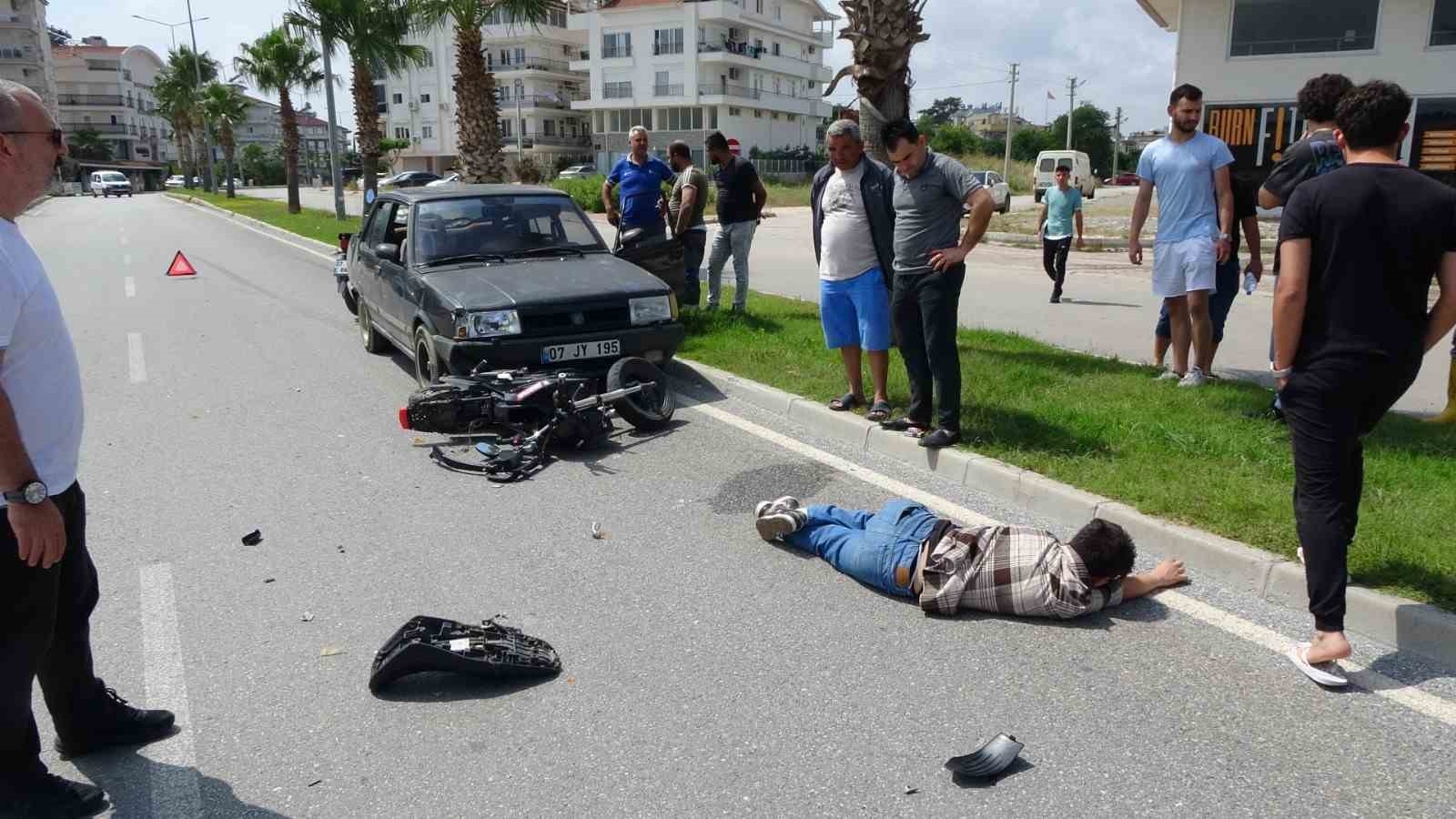 Yerde acı içinde kıvranırken annesine haber vermeyi ihmal etmedi