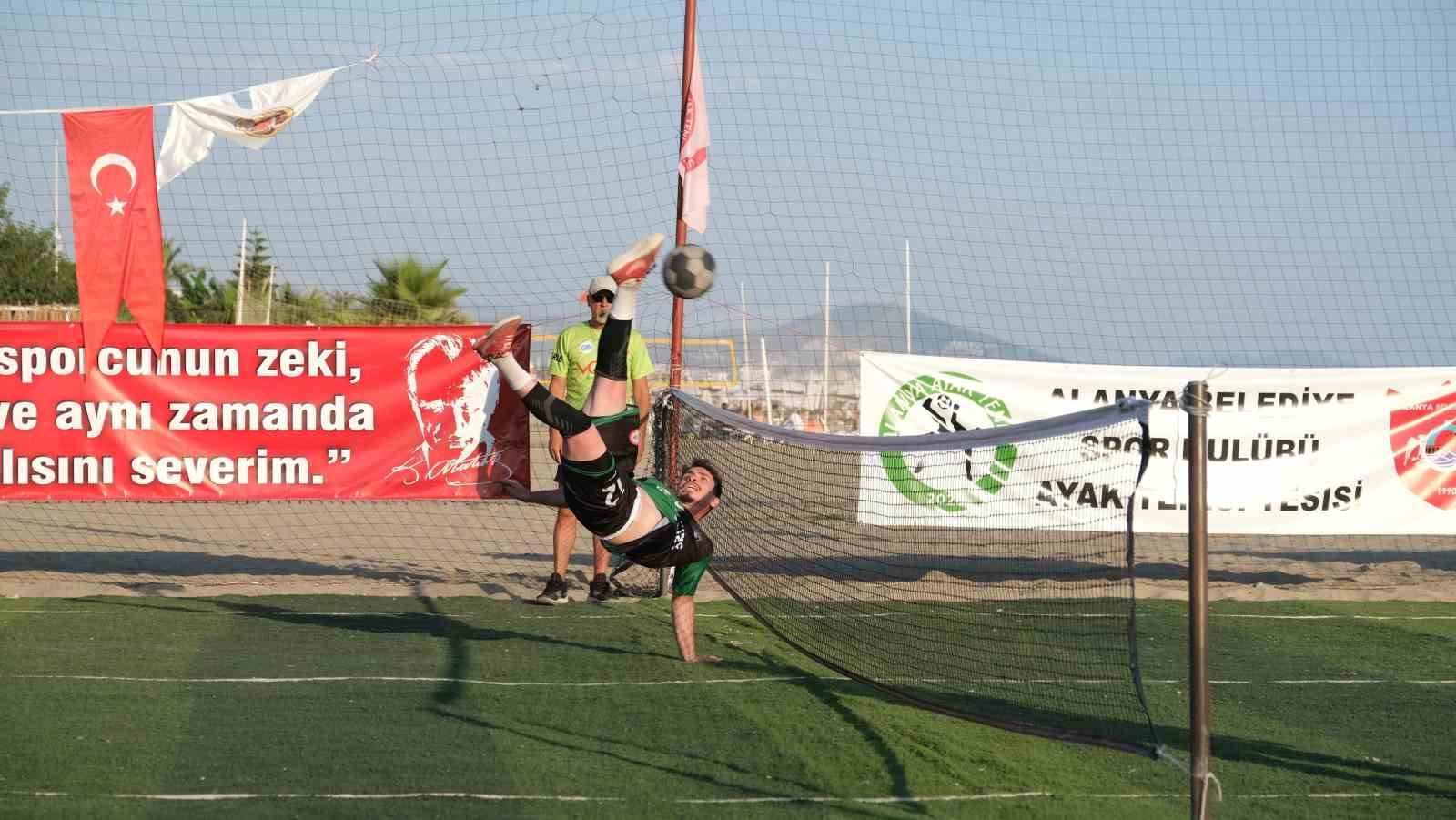 3'üncü Geleneksel Alanya Belediyesi Ayak Tenisi 100. Yıl Türkiye kupası yapıldı