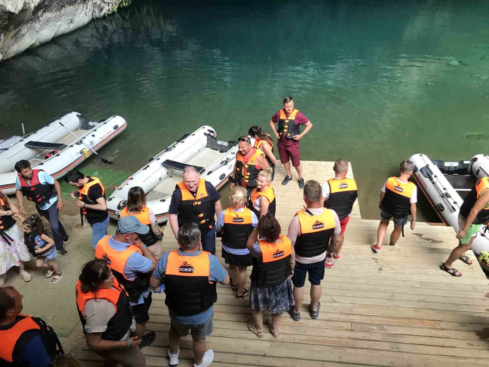 Altınbeşik Mağarası'nı bayram tatilinde 10 bin kişi ziyaret etti