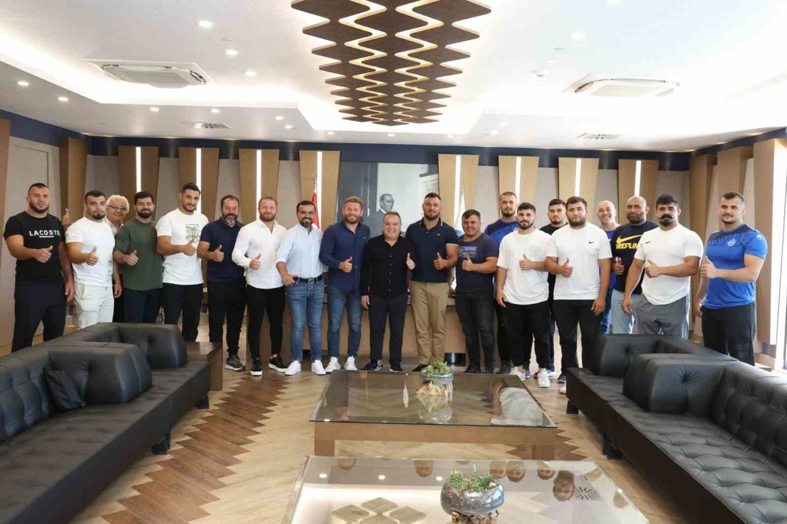 Antalya Büyükşehir güreşçileri Kırkpınar'a hazır