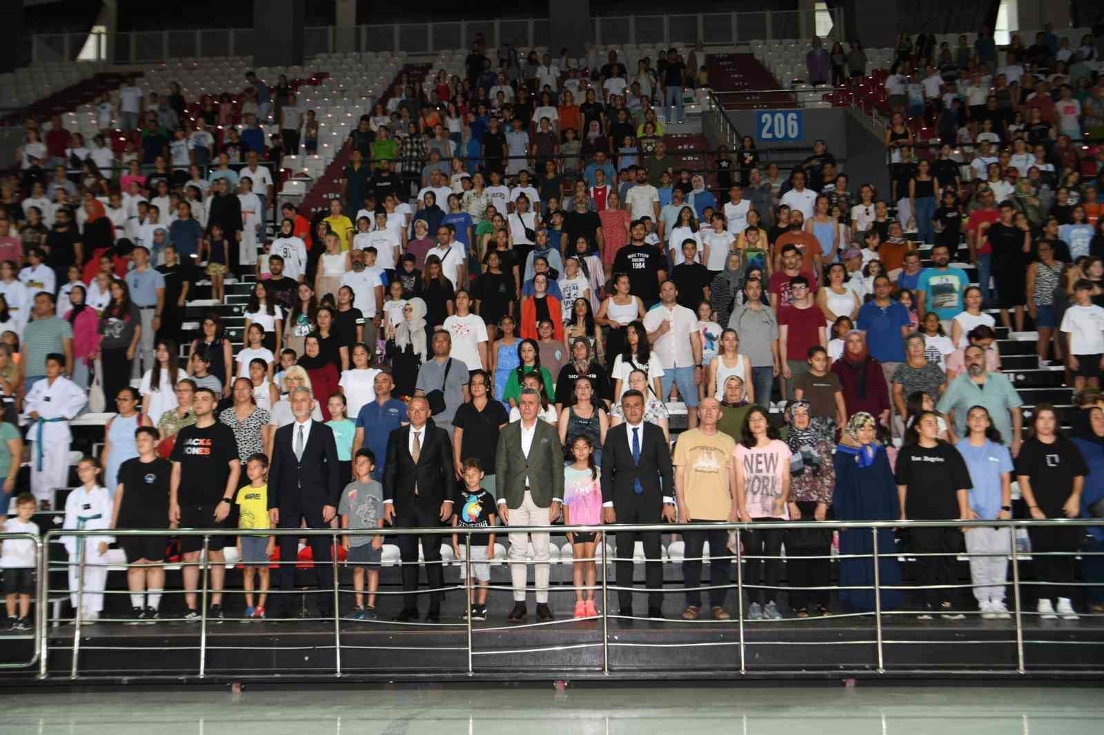 Antalya spor okulları törenle açıldı