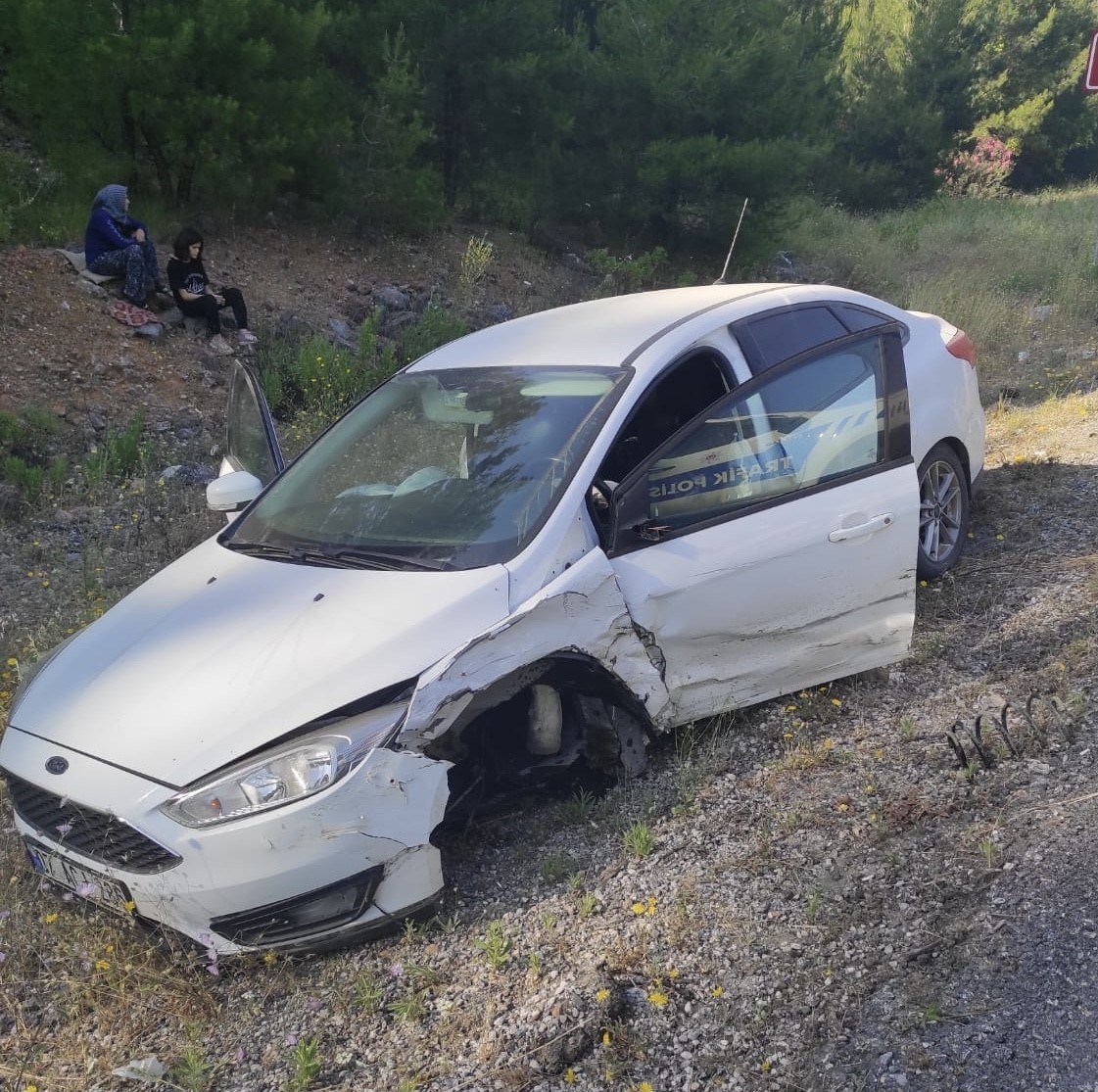 Antalya'da otomobiller çarpıştı: 2 yaralı