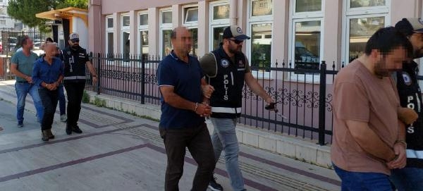 'Arı kovanı' operasyonunda gözaltına alınan 5 kamu görevlisi adliyede