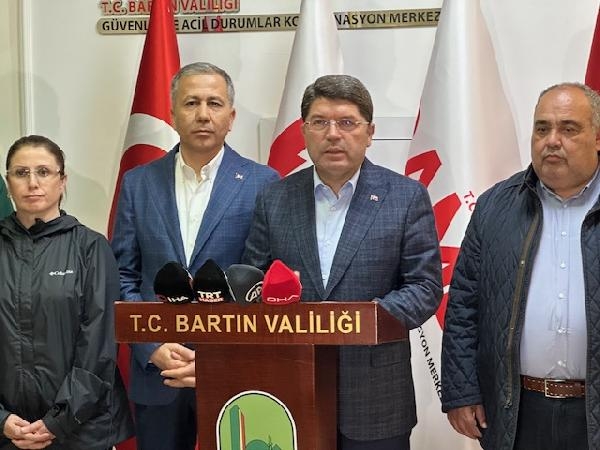 Bakanlar Yerlikaya ve Tunç, selin vurduğu Bartın'a geldi: Turuncu alarm devam ediyor