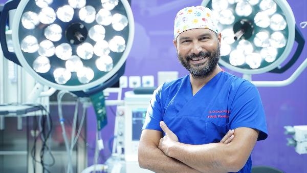 "Bebeklerin kuvözde yatırılma pozisyonu kepçe kulağa neden olabilir"