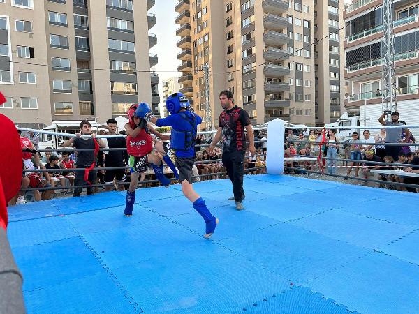 Depremzede çocuklar Muay Thai turnuvasında