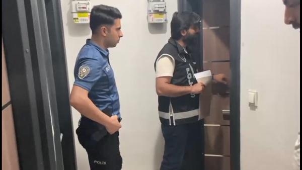 Havalimanındaki 3 külçe altın soruşturmasında sanal bahis şebekesine operasyon