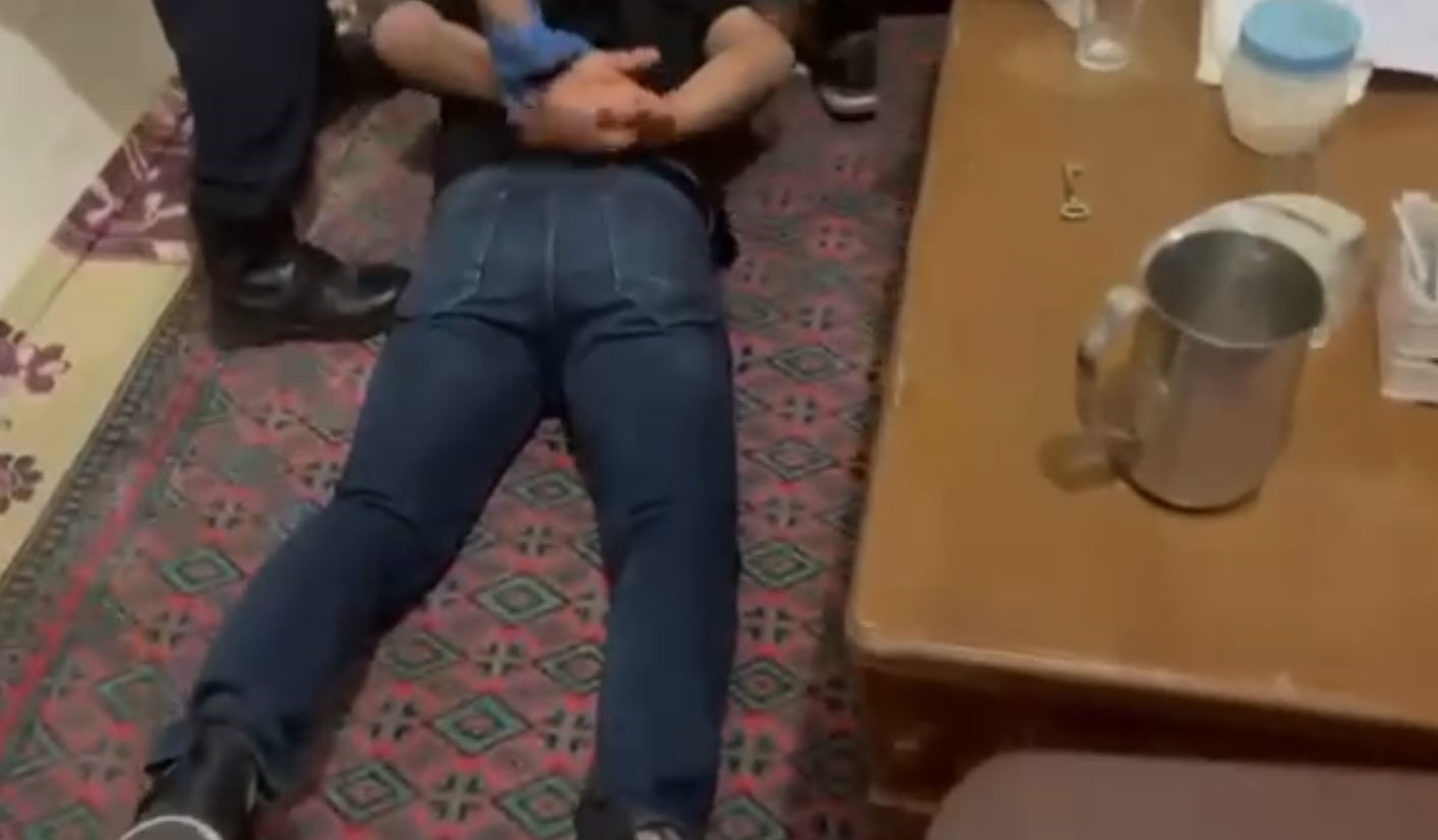 Jandarmadan 'çat' kapı uyuşturucu operasyonu: 68,2 kilogram eroin ele geçirildi