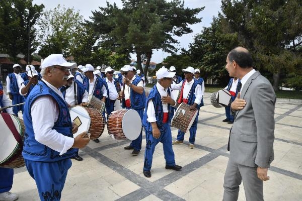 Kırkpınar Yağlı Güreşleri haftası 'karşılama' geleneği ile başladı