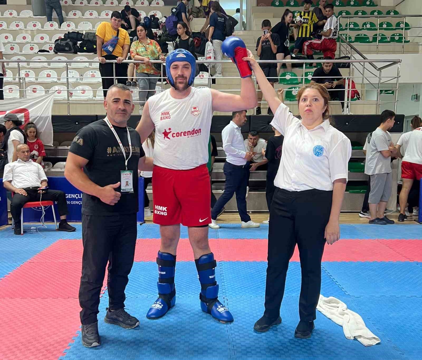 Muratpaşa'nın kick boksçusu Milli Takımda
